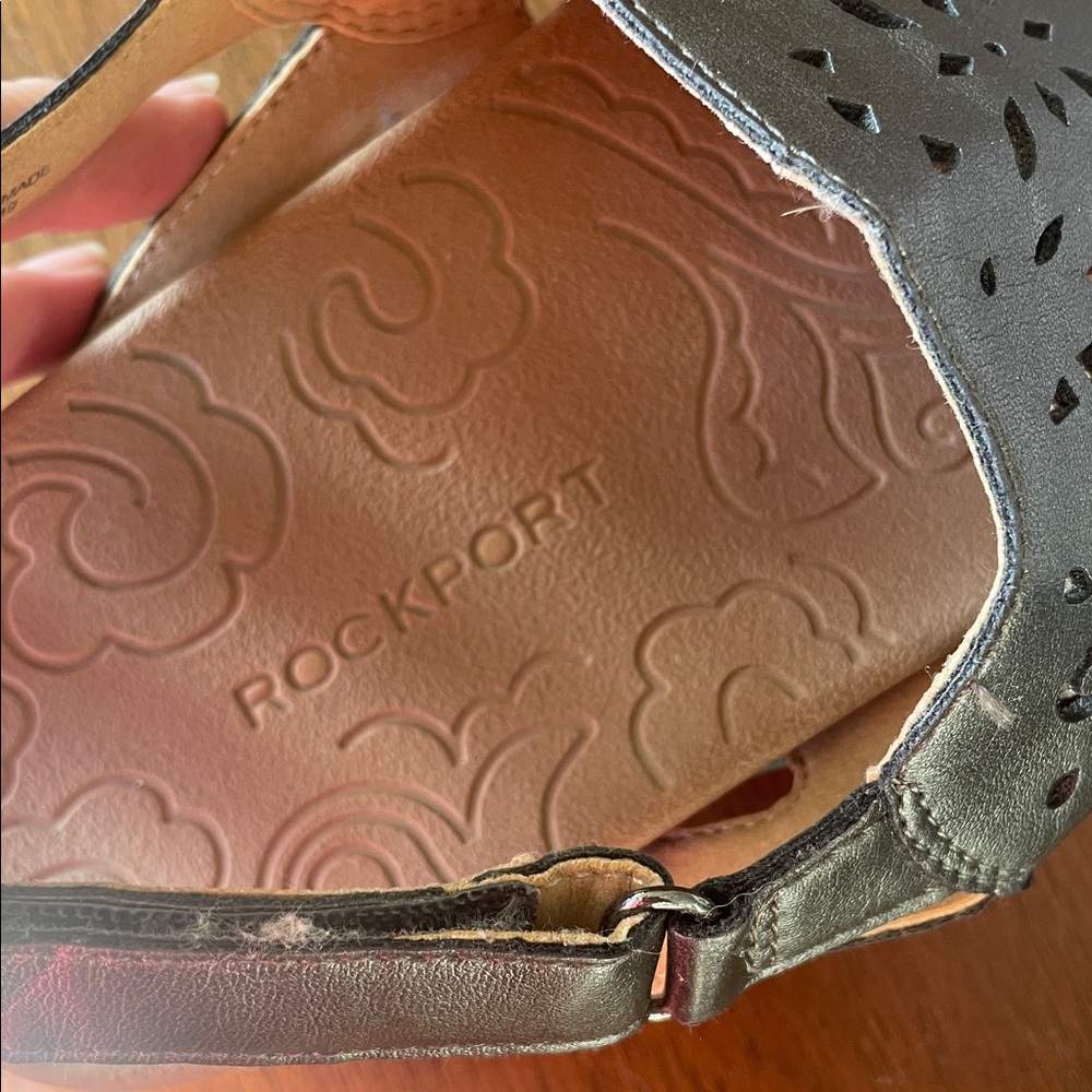 Beautiful ROCKPORT Sandals - Picture 3 of 7